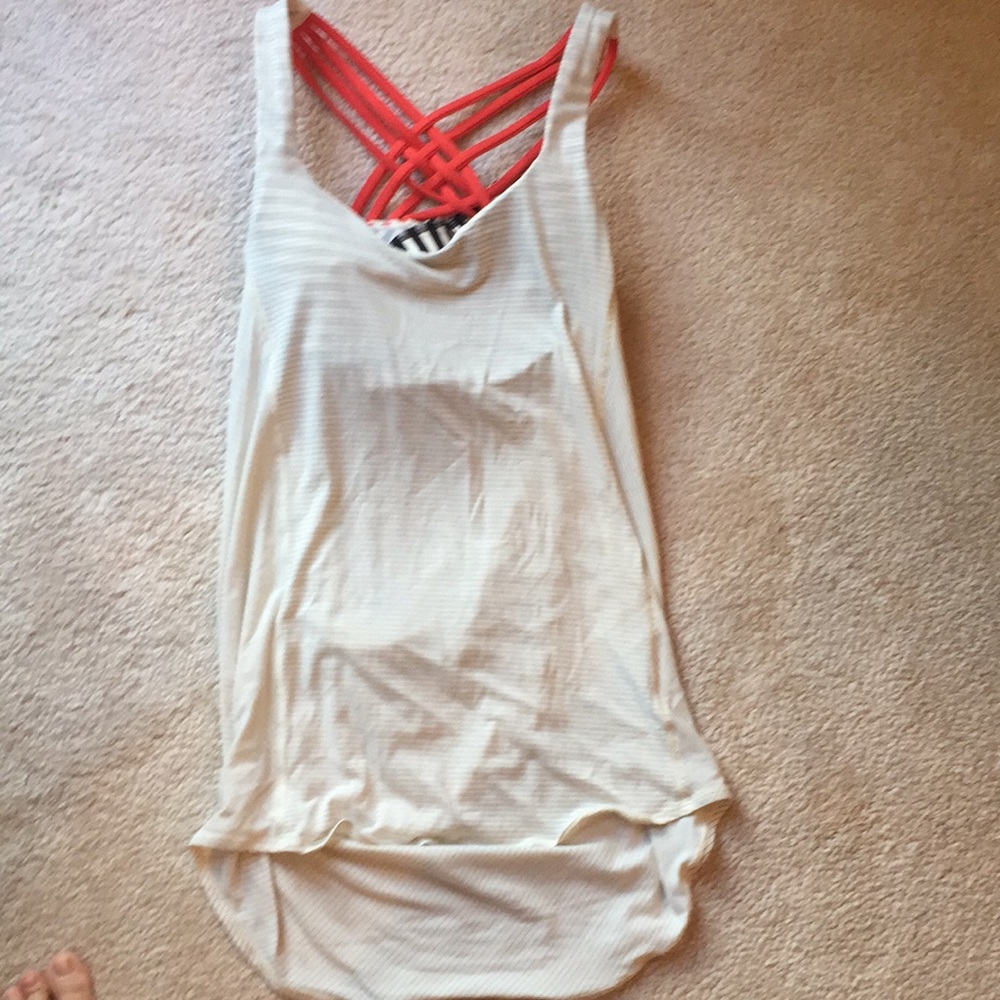 Lululemon tank with built in bra